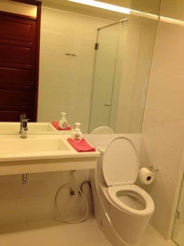 รูป (ว่าง1สิงหาคม69)ให้เช่าEmerald Residence Ratchada - 1นอน 30ตรม. ชั้น5 ตึกA - Line:@hac55 - รูปที่ 6/6