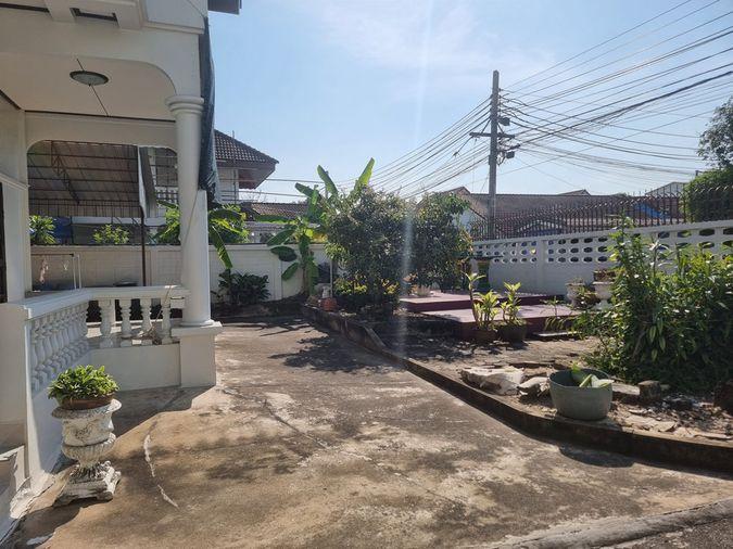 รูป Call : 081-343-6920 ขายบ้านเดี่ยว ถนนจักกะพาก ปากน้ำ สมุทรปราการ เนื้อที่ 122.8 ตารางวา 6 ห้องนอน 2 ห้องน้ำ จอดรถ 6 คัน ตรงข้าม รพ.สมุทรปราการ - รูปที่ 3/12