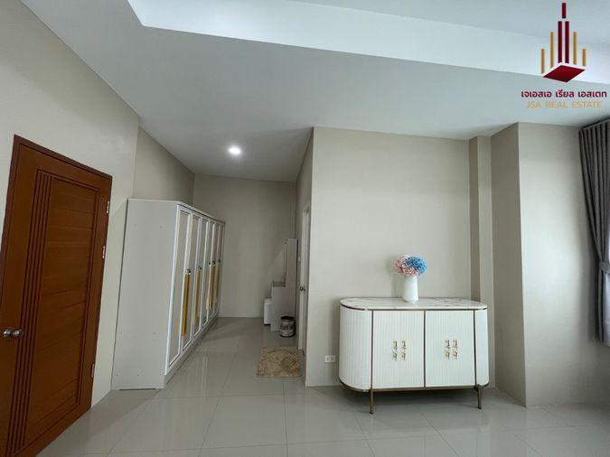 picture ✨ For Rent: Baan Suan Naramit Watcharapon - Permsin ✨    💰 Only 180,000 THB/month - 9/13
