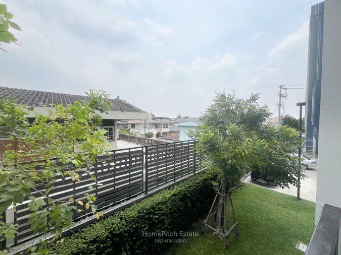รูป 🏡 คนรักสัตว์ห้ามพลาด! คอนโด Pet Friendly Chewathai Hallmark Ladprao–Chokchai 4 โทร 063-6165390 - รูปที่ 4/10