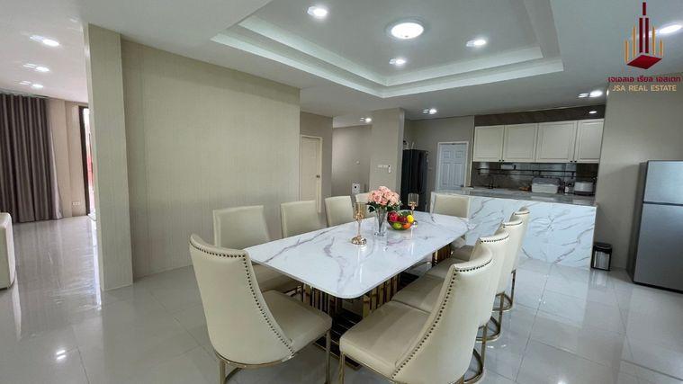 picture ✨ For Rent: Baan Suan Naramit Watcharapon - Permsin ✨    💰 Only 180,000 THB/month - 10/13