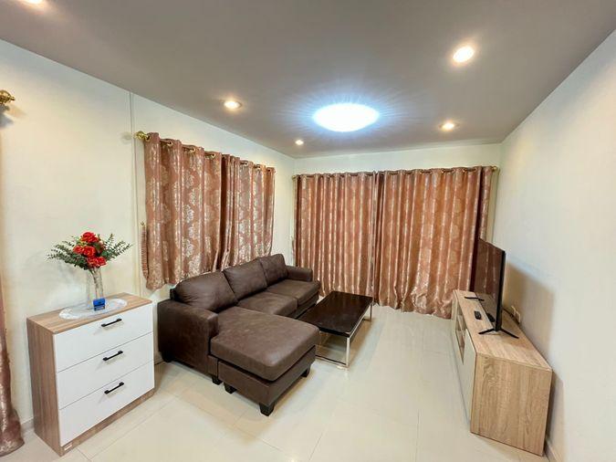 รูป ให้เช่าบ้านเดี่ยว หมู่บ้านภัสสร ไพรด์ ปิ่นเกล้า–วงแหวน หลังมุม พร้อมเฟอร์ฯ ครบ เลี้ยงสัตว์ได้ เข้าอยู่ได้ทันที (H6912) - รูปที่ 2/12