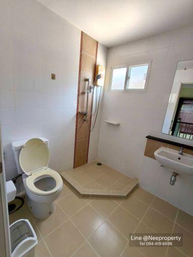 รูป ให้เช่าบ้านเดี่ยว หมู่บ้านภัสสร ไพรด์ ปิ่นเกล้า–วงแหวน หลังมุม พร้อมเฟอร์ฯ ครบ เลี้ยงสัตว์ได้ เข้าอยู่ได้ทันที (H6912) - รูปที่ 11/12