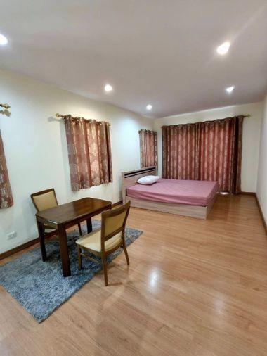 รูป ให้เช่าบ้านเดี่ยว หมู่บ้านภัสสร ไพรด์ ปิ่นเกล้า–วงแหวน หลังมุม พร้อมเฟอร์ฯ ครบ เลี้ยงสัตว์ได้ เข้าอยู่ได้ทันที (H6912) - รูปที่ 6/12