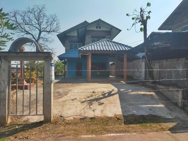 รูป AL-7-0237|บ้านพักอาศัยครึ่งตึกครึ่งไม้ 2 ชั้น 4 หมู่ 13 บ้านล้อมไผ่-บ้านโคกกุง ต. ศรีสุข อ.สีชมพู จ.ขอนแก่น (ราคา 480,000  บาท)  - รูปที่ 1/14
