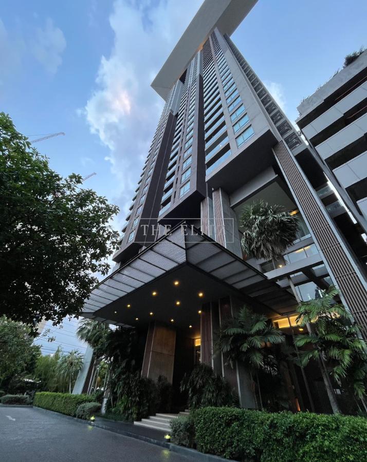 picture ✨ The Epitome of Riverfront opulence! Pristine, never-occupied Luxury Condo for Sale with stunning 360-degree River Views ✨ - 12/25