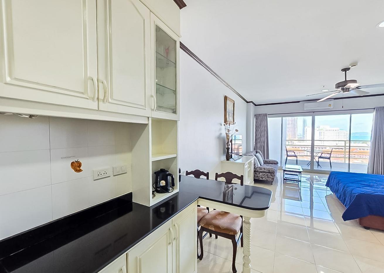 รูป View Talay 5D Jomtien Sea View Condo for Sale - รูปที่ 6/12