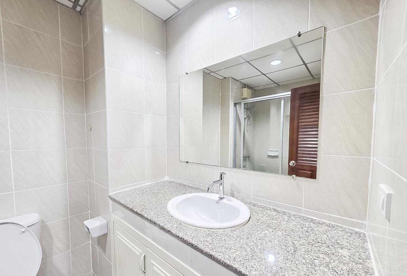 รูป View Talay 5D Jomtien Sea View Condo for Sale - รูปที่ 7/12