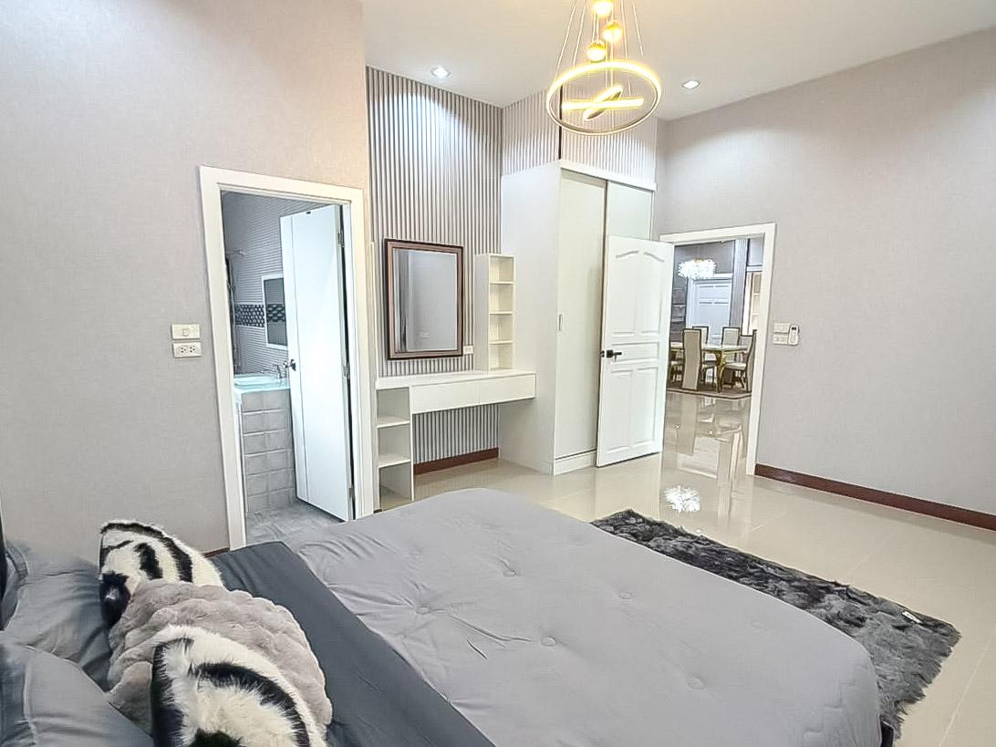 รูป House for Sale Nong Pla Lai East Pattaya 3Bedroom - รูปที่ 10/13