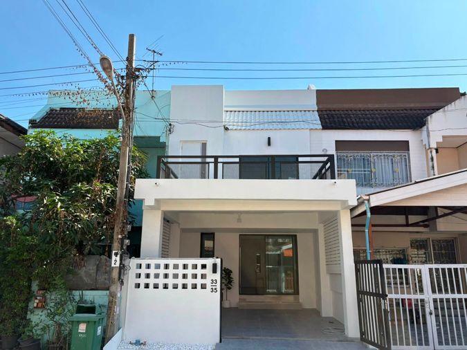 รูป 🚈 ขายด่วน! ทาวน์เฮาส์ 2 ชั้น 🏡 หมู่บ้านร่มรื่นวิลล์ 4 (Muban Romruen Ville 4) | ใกล้ MRT สามแยกบางใหญ่ - รูปที่ 1/19