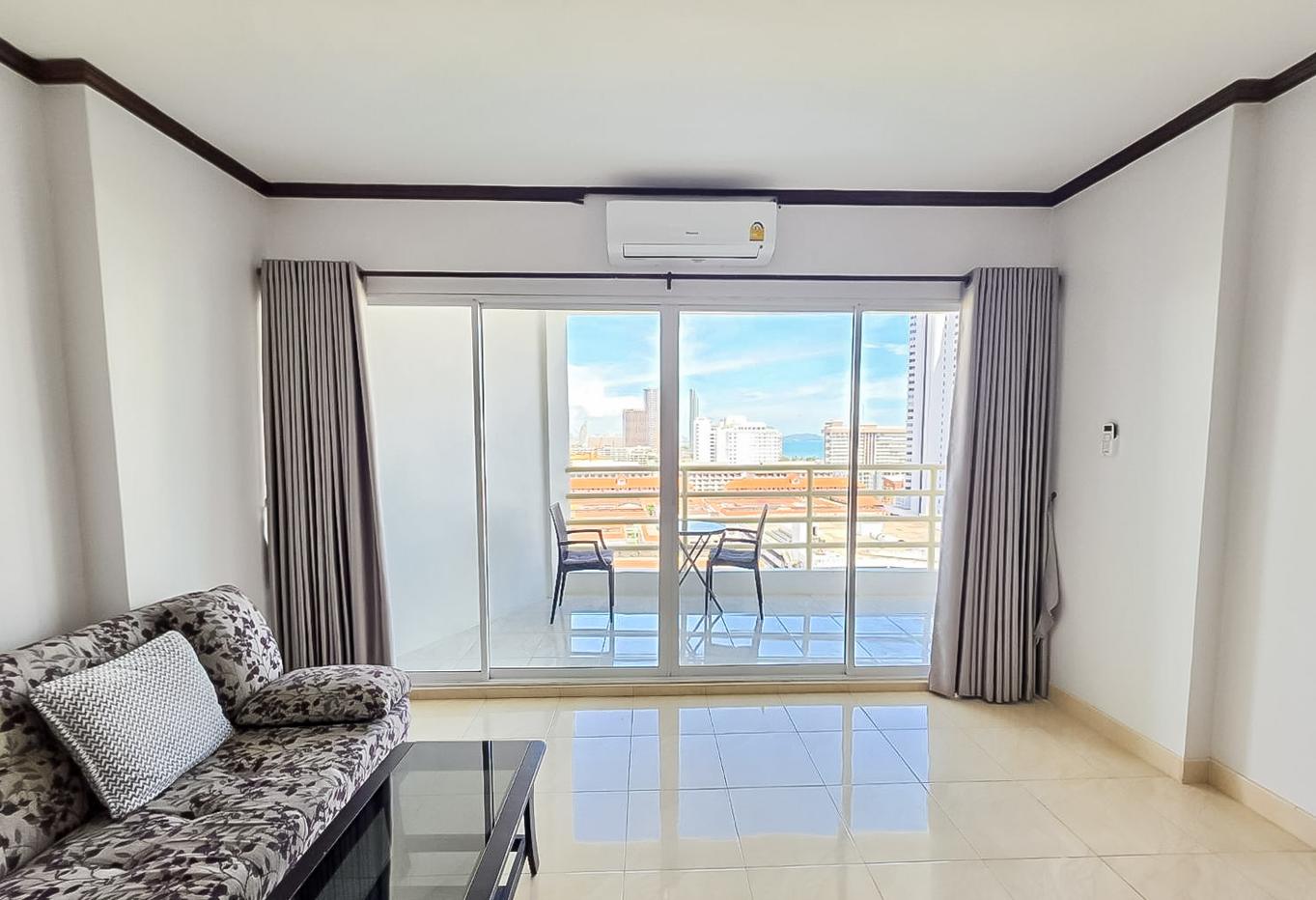 รูป View Talay 5D Jomtien Sea View Condo for Sale - รูปที่ 2/12