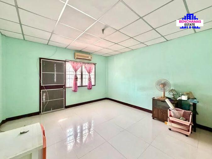 picture 🔥Urgent Sale! 2-Storey Townhouse at Warocha 5 – Great Value in Bang Phli - 3/7