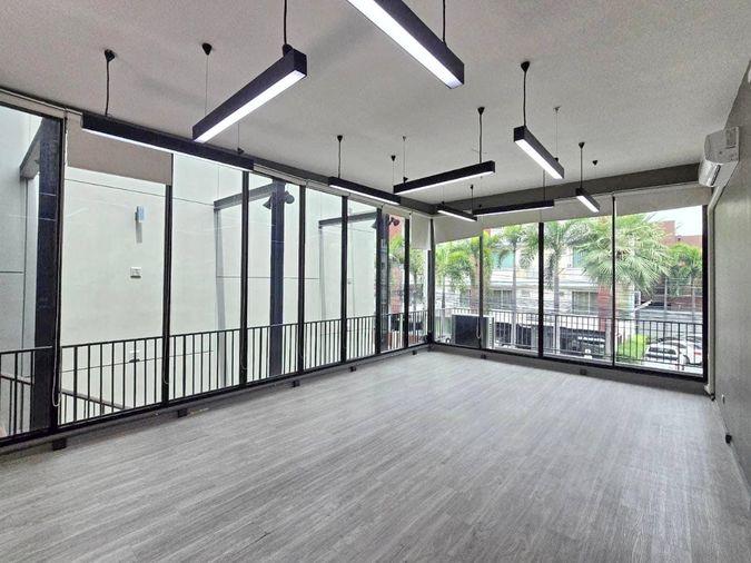 picture HK0180 Home Office for rent,sell 7 bedrooms Huaykhwang - 2/5