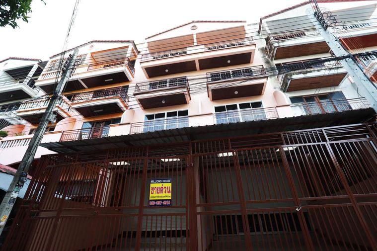 รูป CB038 ทาวน์โฮม 3 ห้องนอน คลองจั่น - รูปที่ 1/1