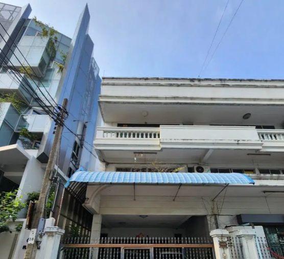 รูป ใกล้ปากซอย  90 เมตร เช่าตึกแถว ซอย สวนพลู 9 มีที่จอดรถ 2 คัน  - รูปที่ 1/10