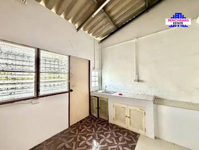 picture 🔥Urgent Sale! 2-Storey Townhouse at Warocha 5 – Great Value in Bang Phli - 5/7
