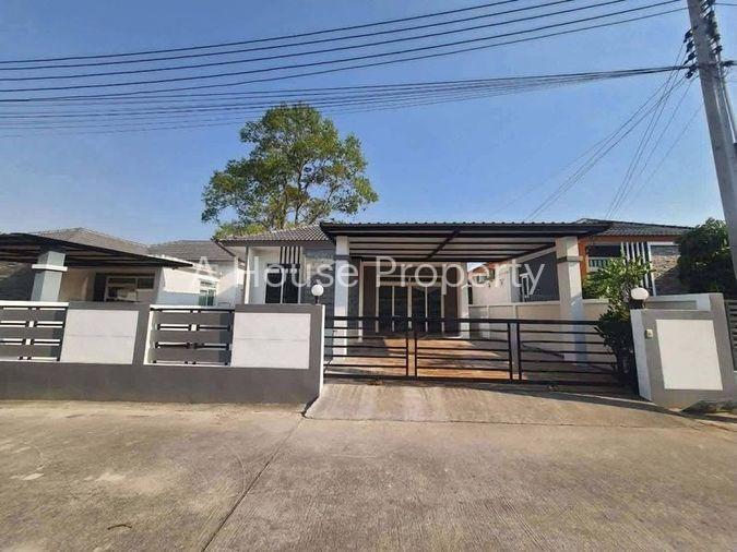 รูป บ้านเดี่ยวมือสอง โครงการ หมู่บ้านเดอะเบสโฮม หนองปลาไหล บางละมุง ชลบุรี - รูปที่ 1/13