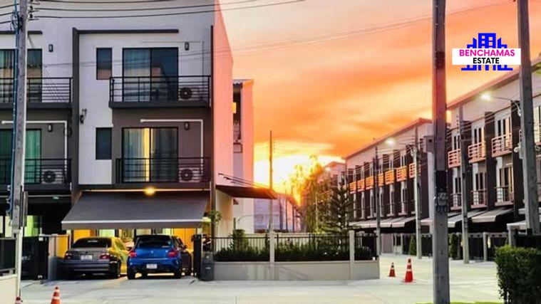 รูป 🔥ขาย ทาวน์โฮม 3 ชั้น บ้านกลางเมือง ศรีนครินทร์–อ่อนนุช หลังมุม พื้นที่ใหญ่ ฟีลบ้านเดี่ยว ใกล้ MRT สายสีเหลือง สถานีศรีนุช - รูปที่ 1/10