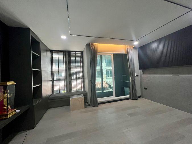 รูป ให้เช่า Baan Klang Muang S-Sense Rama 9 – Ladprao ทาวน์โฮมหลังมุม รีโนเวทใหม่ Built-in ทั้งหลัง พร้อมเข้าอยู่ ใกล้โรงเรียนนานาชาติฝรั่งเศส กรุงเทพ - รูปที่ 22/36