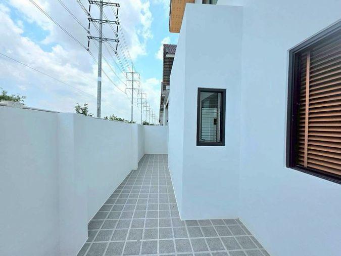 รูป บ้านเดี่ยวสร้างใหม่ 2 ชั้น หมู่บ้านสมถวิล 2 ตะเคียนเตี้ย บางละมุง ชลบุรี - รูปที่ 14/15