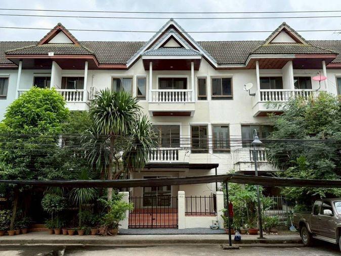 รูป 🔥 ขาย ทาวน์เฮาส์ 3 🏡 หมู่บ้านสวนลลนา สวนหลวง Suan Lalana Suan Luang ใกล้ MRT สายสีเหลือง สถานีศรีอุดม - รูปที่ 1/16