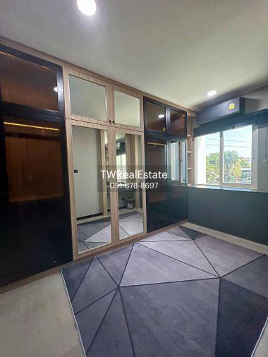 รูป ให้เช่า Baan Klang Muang S-Sense Rama 9 – Ladprao ทาวน์โฮมหลังมุม รีโนเวทใหม่ Built-in ทั้งหลัง พร้อมเข้าอยู่ ใกล้โรงเรียนนานาชาติฝรั่งเศส กรุงเทพ - รูปที่ 25/36