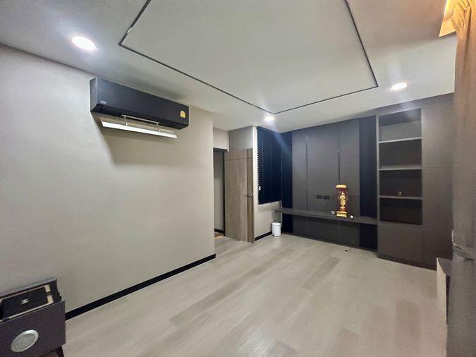 รูป ให้เช่า Baan Klang Muang S-Sense Rama 9 – Ladprao ทาวน์โฮมหลังมุม รีโนเวทใหม่ Built-in ทั้งหลัง พร้อมเข้าอยู่ ใกล้โรงเรียนนานาชาติฝรั่งเศส กรุงเทพ - รูปที่ 20/36