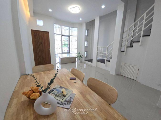 รูป บ้านริมสวนดอกไม้ ดอนเมือง บ้านสวยรีโนเวทเสร็จพร้อมอยู่ - รูปที่ 3/10