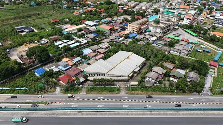 รูป โกดังพร้อมออฟฟิตให้เช่า ในทำเลศักยภาพ เดินทางเข้าออกสะดวก  - รูปที่ 2/29