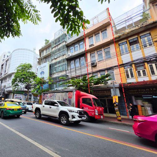 รูป ติดถนนย่านค้าส่ง! ขายอาคารพาณิชย์ 5 ชั้น 2 คูหา ทำเลเสือป่า-เยาวราช ติดถนนใหญ่หน้า-หลัง โครงสร้างแข็งแรง พร้อมทำธุรกิจ ใกล้ MRT สถานีวัดมังกร  - รูปที่ 4/25