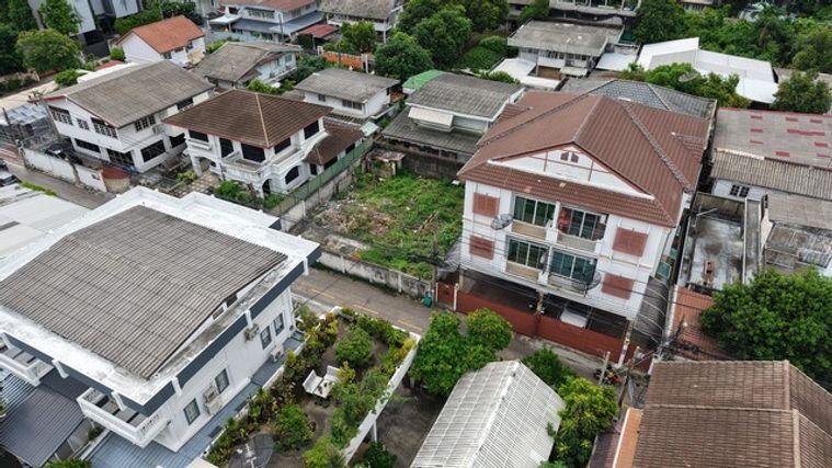รูป ที่ดินแปลงสวย ปรีดีพนมยงค์15แยก3 สร้างบ้านก็สวย สร้างอพาร์ทเมนท์ก็ได้กำไร - รูปที่ 6/19