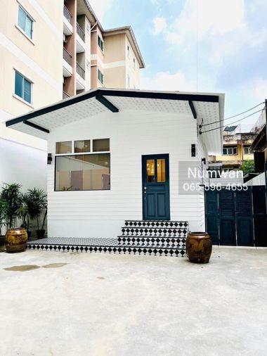 รูป 🏠 ขาย บ้านใหม่ ทำเลทองสาทร! 🏠 - รูปที่ 2/16