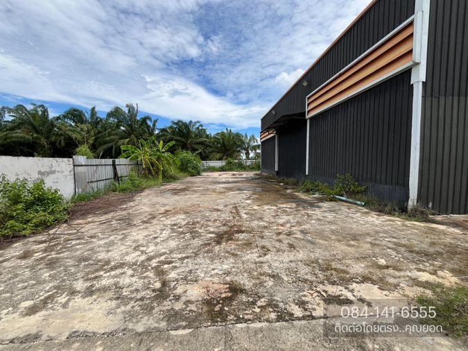picture Warehouse and buildings for sale. - 2/17