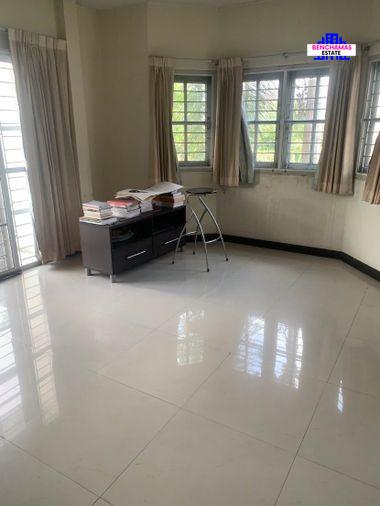 รูป 🔥ขาย บ้านพร้อมที่ดิน หมู่บ้านบุรีรมย์ รามอินทรา กม.8 (ซอยคู้บอน 41) หลังหัวมุม พื้นที่กว้างขวาง ✅ ได้ความเป็นส่วนตัวสูง เหมาะสำหรับครอบครัว - รูปที่ 6/6