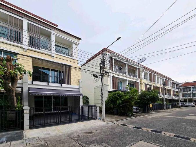 รูป 🔥 ขาย ทาวน์โฮมหลังมุม บ้านกลางเมือง เออร์บาเนี่ยน เกษตร–นวมินทร์ 2 (Baan Klang Muang Urbanion Kaset–Nawamin 2) | ลาดปลาเค้า 79 - รูปที่ 2/12