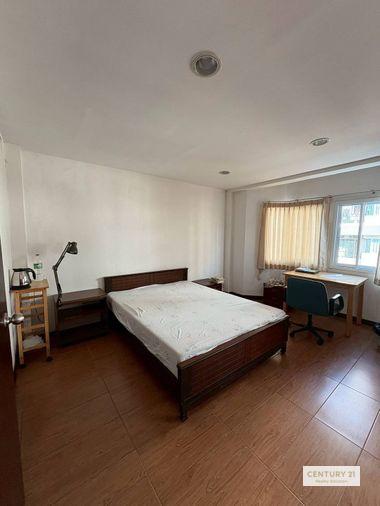รูป ทาวน์โฮม 3 ห้องนอน ซอย จันทน์ 2 ( ซอย ไวตี ) ใกล้ แมคโคร สาทร Ref. A17260602 - รูปที่ 4/12