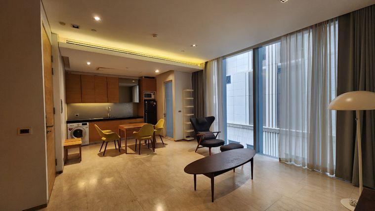 รูป Saladaeng Residences | ห้องกว้างมากหนึ่งนอนไซต์ใหญ่ ตกแต่ง สวยเรียบๆ โล่งๆ เหมาะกับคนมีของเยอะ - รูปที่ 1/11