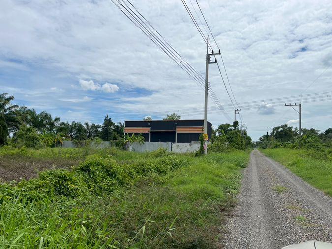 picture Warehouse and buildings for sale. - 13/17