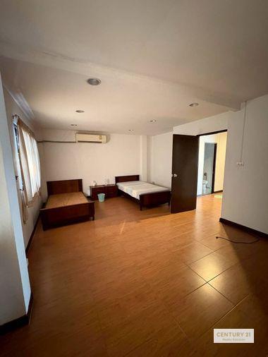 รูป ทาวน์โฮม 3 ห้องนอน ซอย จันทน์ 2 ( ซอย ไวตี ) ใกล้ แมคโคร สาทร Ref. A17260602 - รูปที่ 6/12