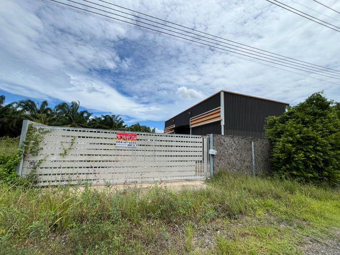picture Warehouse and buildings for sale. - 8/17
