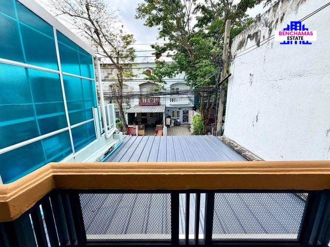รูป 🔥ขาย ทาวน์เฮ้าส์ 2 ชั้น หมู่บ้านปรีชา 8 ซอยหัวหมาก 27 (ถนนรามคำแหง 24) รีโนเวทใหม่เอี่ยมทั้งหลัง ทำเลดี เชื่อมต่อรถไฟฟ้า ราคาดีพร้อมจบฟรีค่าโอน! - รูปที่ 5/18