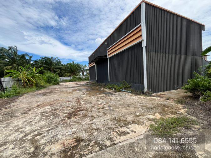 picture Warehouse and buildings for sale. - 4/17