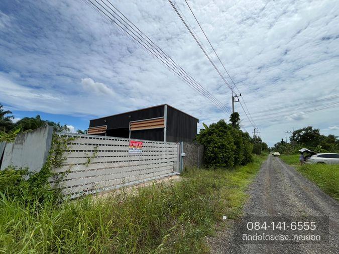 picture Warehouse and buildings for sale. - 5/17