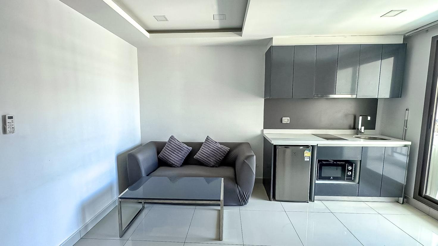picture Arcadia Beach Continental Condo for Rent 1Bedroom Pool View - 3/9