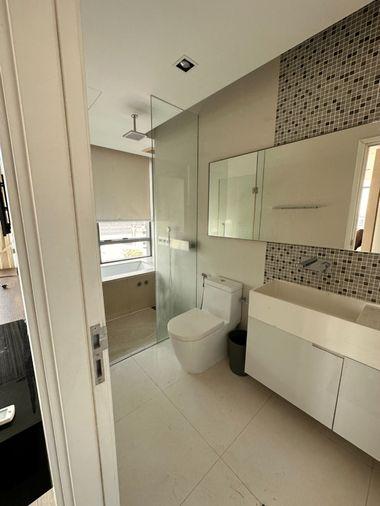 รูป The Room Sukhumvit 21 I BTS Asoke , MRT Sukhumvit I 🌈 DUPLEX FOR SELL 🌈 I #202408307578 - รูปที่ 9/10