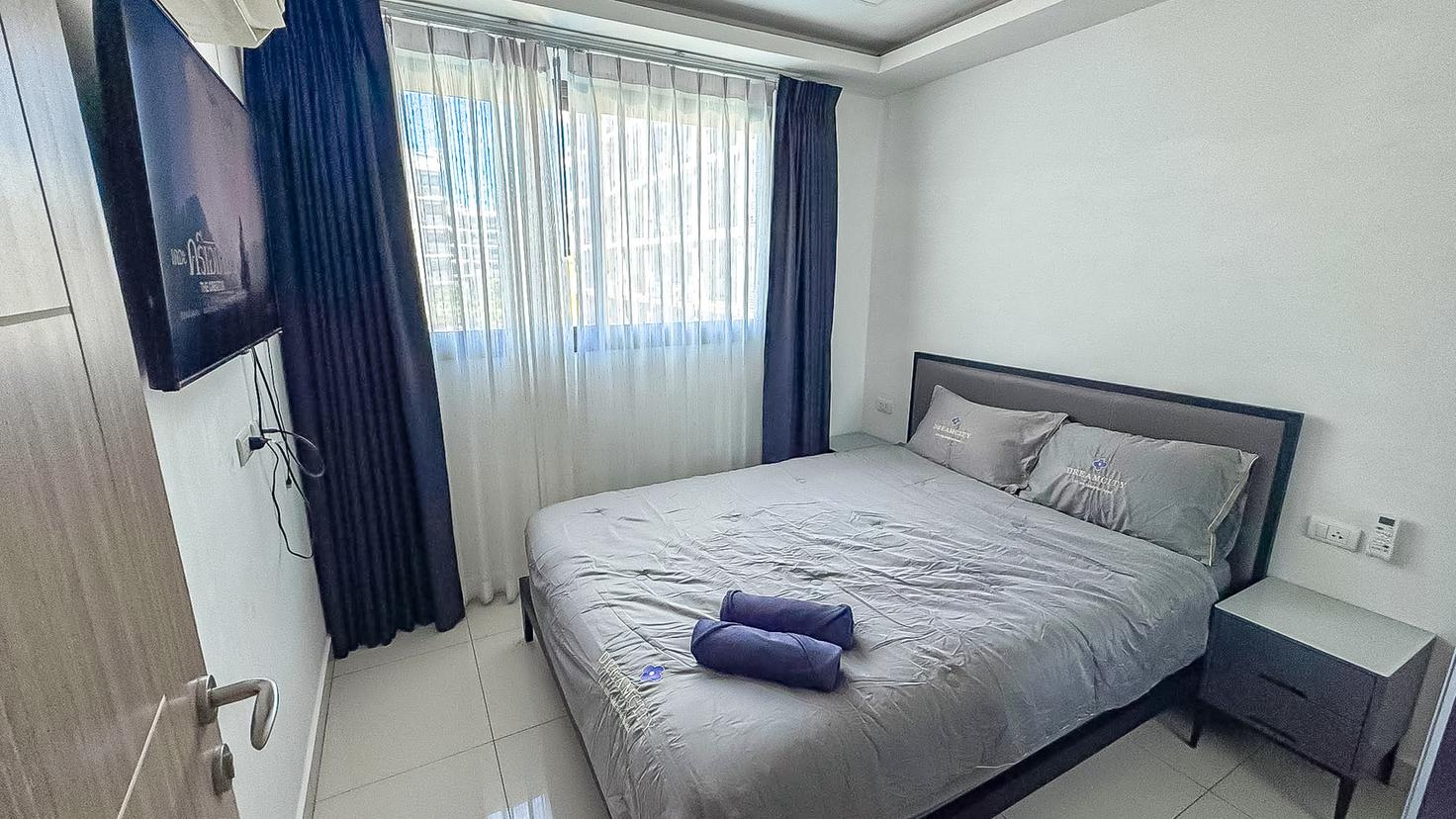 picture Arcadia Beach Continental Condo for Rent 1Bedroom Pool View - 5/9