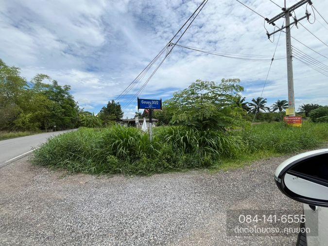 picture Warehouse and buildings for sale. - 16/17