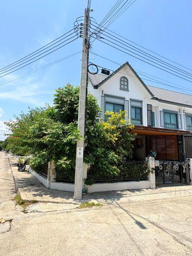 รูป 🔥ขาย ทาวน์โฮมหลังมุม โครงการ Modi Villa Bangna / โมดิ วิลล่า บางนา    ทำเลซอยเอแบคบางนา หลังมุม  ✅มีพื้นที่ข้างบ้านร่มรื่น ทิศทางลมดีหันหน้าทิศใต้ - รูปที่ 2/22