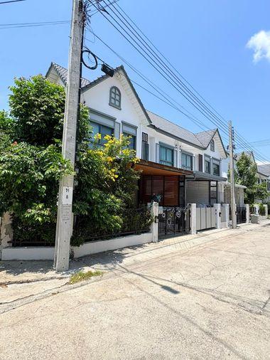 รูป 🔥ขาย ทาวน์โฮมหลังมุม โครงการ Modi Villa Bangna / โมดิ วิลล่า บางนา    ทำเลซอยเอแบคบางนา หลังมุม  ✅มีพื้นที่ข้างบ้านร่มรื่น ทิศทางลมดีหันหน้าทิศใต้ - รูปที่ 3/22
