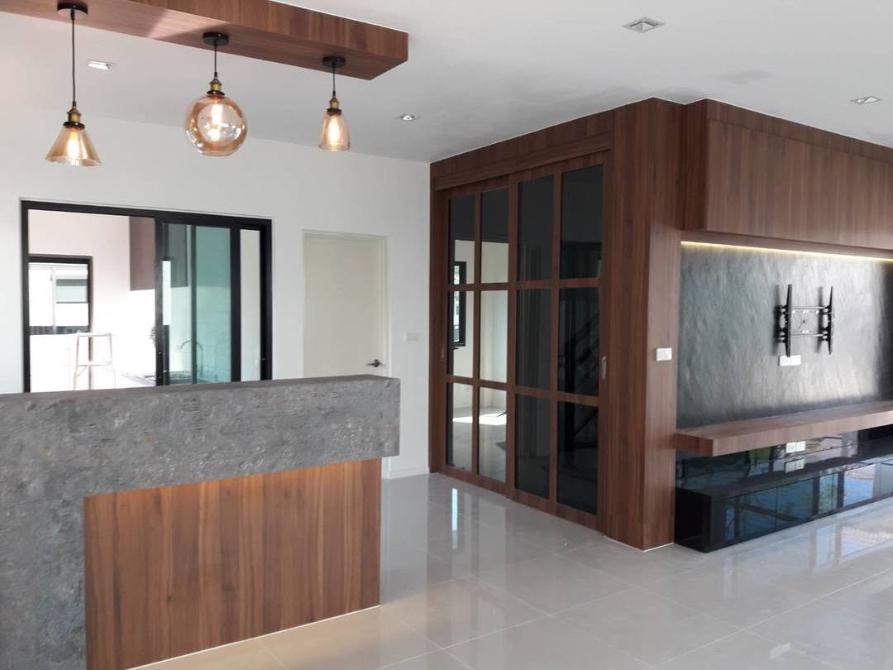 รูป 🔥ขาย บ้านเดี่ยว 2 ชั้น คาซ่า วิลล์ รามคำแหง-วงแหวน 2  ตกแต่ง Built-in พร้อมเข้าอยู่ ทำเลดีซอยมีสทีน ติดตั้ง Wall Charger ✨สำหรับรถยนต์ไฟฟ้าเรียบร้อย - รูปที่ 4/10
